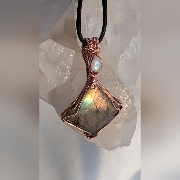 Ethereal Gemstone Pendant Necklace Natural Moonstone And Labradorite In Copper - Picture 14 of 16